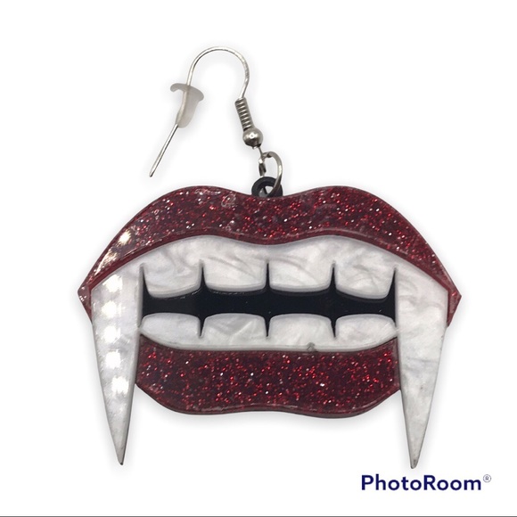 Vampire Fang Earrings Goth Gothic new - Picture 3 of 3